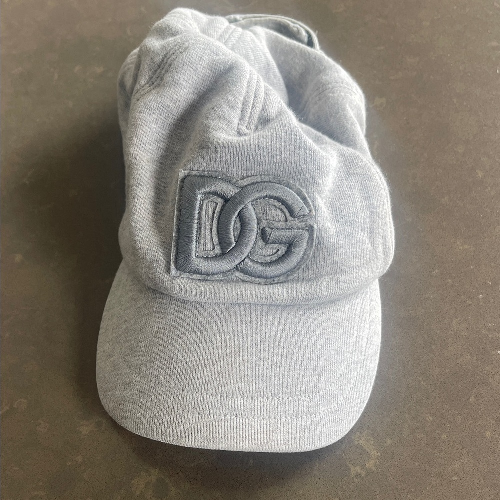 Dolce & Gabbana children’s hat size small